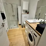 Juliette - Grand T2 élégant Avec Parking Et Terrasse à 2 Pas De La