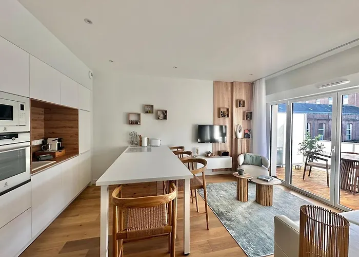 Juliette - Grand T2 Elegant Avec Parking Et Terrasse A 2 Pas De La Apartment