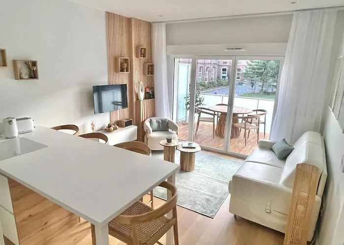 Juliette - Grand T2 Elegant Avec Parking Et Terrasse A 2 Pas De La Apartment Berck