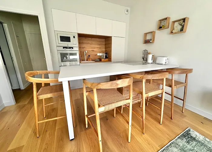 Juliette - Grand T2 Elegant Avec Parking Et Terrasse A 2 Pas De La *