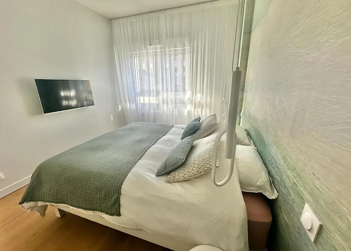 Juliette - Grand T2 Elegant Avec Parking Et Terrasse A 2 Pas De La Apartment